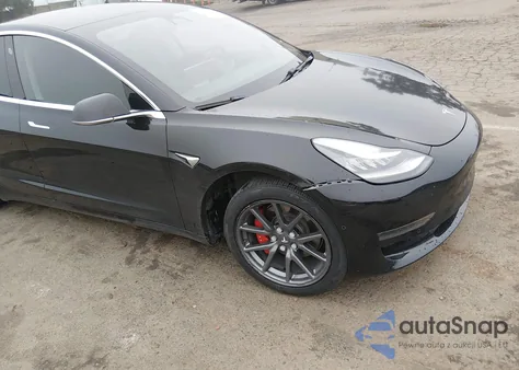 2018 Tesla Model 3 Long Range/Mid Range из США, поврежденный, VIN 5YJ3E1EA2JF070995